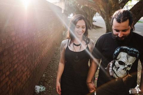 Ensaio pré-wedding no meio da rua em Maringá'