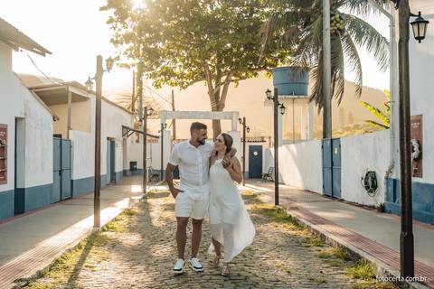 Ensaio Pré-Casamento de Tathielly e Saulo no Farol de Santa Luzia, Convento da Penha e Morro do Moreno em Vila Velha - ES'