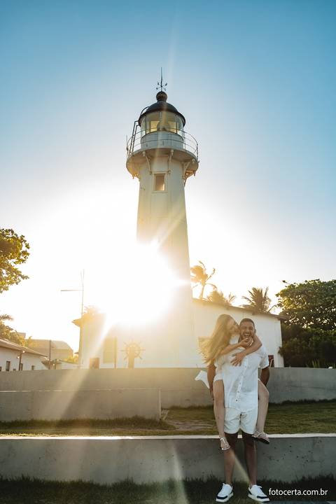 Ensaio Pré-Casamento de Tathielly e Saulo no Farol de Santa Luzia, Convento da Penha e Morro do Moreno em Vila Velha - ES'