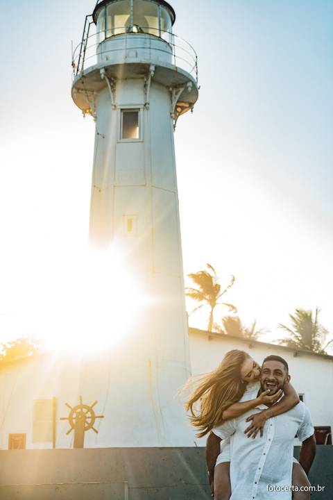 Ensaio Pré-Casamento de Tathielly e Saulo no Farol de Santa Luzia, Convento da Penha e Morro do Moreno em Vila Velha - ES'