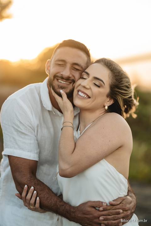 Ensaio Pré-Casamento de Tathielly e Saulo no Farol de Santa Luzia, Convento da Penha e Morro do Moreno em Vila Velha - ES'