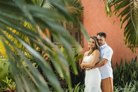 Ensaio Externo na Praia, Pré-Casamento de Andressa e Diego na Casa de Maria em Anchieta - ES. Fotógrafo Luciano Pacheco - Foto Certa'