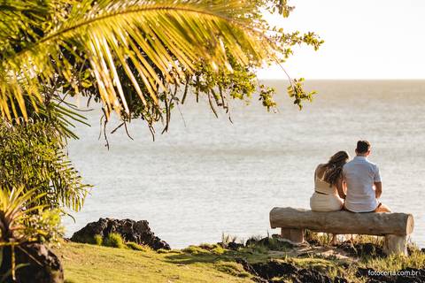 Ensaio Externo na Praia, Pré-Casamento de Andressa e Diego na Casa de Maria em Anchieta - ES. Fotógrafo Luciano Pacheco - Foto Certa'
