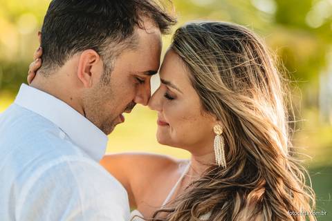 Ensaio Externo na Praia, Pré-Casamento de Andressa e Diego na Casa de Maria em Anchieta - ES. Fotógrafo Luciano Pacheco - Foto Certa'