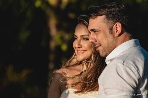 Ensaio Externo na Praia, Pré-Casamento de Andressa e Diego na Casa de Maria em Anchieta - ES. Fotógrafo Luciano Pacheco - Foto Certa'