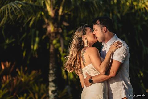 Ensaio Externo na Praia, Pré-Casamento de Andressa e Diego na Casa de Maria em Anchieta - ES. Fotógrafo Luciano Pacheco - Foto Certa'
