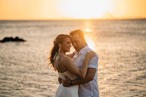 Ensaio Externo na Praia, Pré-Casamento de Andressa e Diego na Casa de Maria em Anchieta - ES. Fotógrafo Luciano Pacheco - Foto Certa'