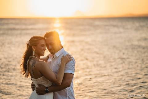 Ensaio Externo na Praia, Pré-Casamento de Andressa e Diego na Casa de Maria em Anchieta - ES. Fotógrafo Luciano Pacheco - Foto Certa'