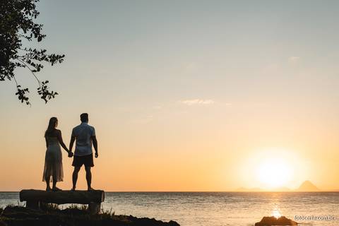 Ensaio Externo na Praia, Pré-Casamento de Andressa e Diego na Casa de Maria em Anchieta - ES. Fotógrafo Luciano Pacheco - Foto Certa'