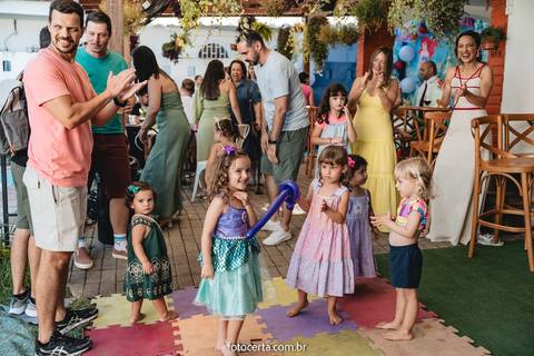 Festa de aniversário infantil de 4 anos de Ísis na Radical Kids Vix. Fotógrafo: Luciano Pacheco (Foto Certa)'