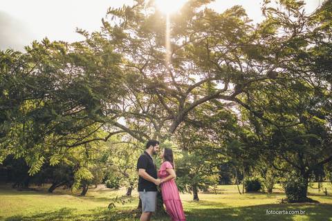 Fotografia de Ensaio Pré-Casamento no Clube Capixaba de Golf. Fernanda Bonin e Fellipe Dadalto. Fotógrafo: Luciano Pacheco - Foto Certa. Vídeo: Joel Miranda'
