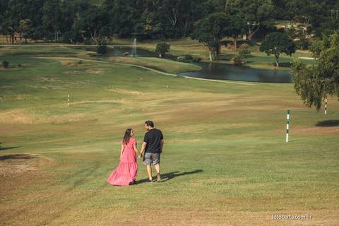 Fotografia de Ensaio Pré-Casamento no Clube Capixaba de Golf. Fernanda Bonin e Fellipe Dadalto. Fotógrafo: Luciano Pacheco - Foto Certa. Vídeo: Joel Miranda'