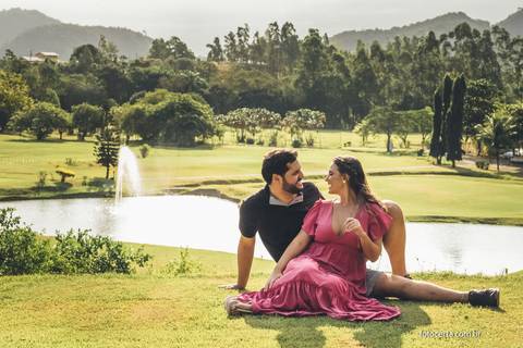 Fotografia de Ensaio Pré-Casamento no Clube Capixaba de Golf. Fernanda Bonin e Fellipe Dadalto. Fotógrafo: Luciano Pacheco - Foto Certa. Vídeo: Joel Miranda'
