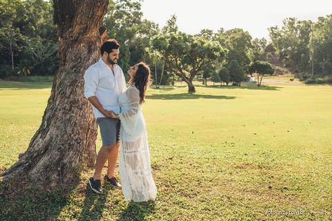 Fotografia de Ensaio Pré-Casamento no Clube Capixaba de Golf. Fernanda Bonin e Fellipe Dadalto. Fotógrafo: Luciano Pacheco - Foto Certa. Vídeo: Joel Miranda'