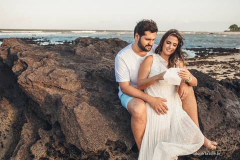 Fotografia de Ensaio Pré-Casamento na praia de Manguinhos. Fernanda Bonin e Fellipe Dadalto. Fotógrafo: Luciano Pacheco - Foto Certa. Vídeo: Joel Miranda'