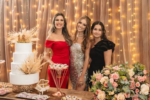 Fotografia de aniversário de 18 anos no Cerimonial Aspomires. Fotógrafo: Luciano Pacheco (Foto Certa)'