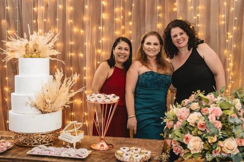 Fotografia de aniversário de 18 anos no Cerimonial Aspomires. Fotógrafo: Luciano Pacheco (Foto Certa)'