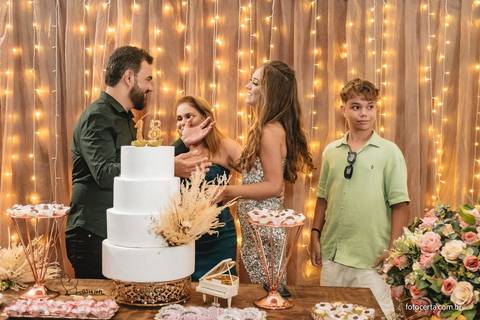 Fotografia de aniversário de 18 anos no Cerimonial Aspomires. Fotógrafo: Luciano Pacheco (Foto Certa)'
