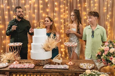 Fotografia de aniversário de 18 anos no Cerimonial Aspomires. Fotógrafo: Luciano Pacheco (Foto Certa)'