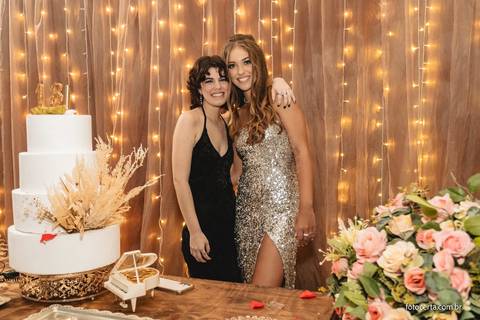 Fotografia de aniversário de 18 anos no Cerimonial Aspomires. Fotógrafo: Luciano Pacheco (Foto Certa)'
