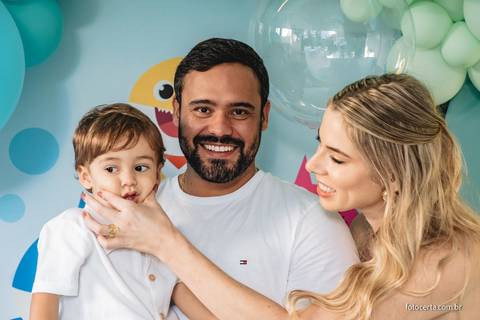 Fotógrafo em Vitória, Vila Velha, Casamento, Ensaio Pré-Casamento, Ensaio Pós-Casamento, Ensaio de Casal, 15 Anos, Debutante, Família, Gestante, Maternidade, Aniversário, Social, Estúdio, Corporativo, Marca Pessoal, Formatura, Escolar '