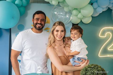 Fotógrafo em Vitória, Vila Velha, Casamento, Ensaio Pré-Casamento, Ensaio Pós-Casamento, Ensaio de Casal, 15 Anos, Debutante, Família, Gestante, Maternidade, Aniversário, Social, Estúdio, Corporativo, Marca Pessoal, Formatura, Escolar '