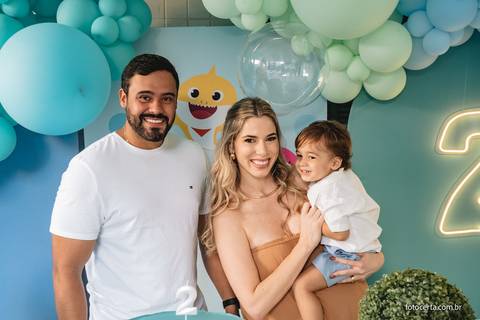 Fotógrafo em Vitória, Vila Velha, Casamento, Ensaio Pré-Casamento, Ensaio Pós-Casamento, Ensaio de Casal, 15 Anos, Debutante, Família, Gestante, Maternidade, Aniversário, Social, Estúdio, Corporativo, Marca Pessoal, Formatura, Escolar '