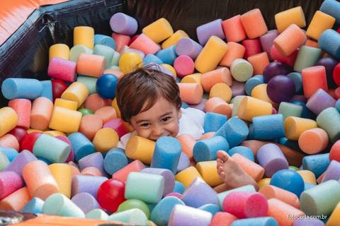 Fotógrafo em Vitória, Vila Velha, Casamento, Ensaio Pré-Casamento, Ensaio Pós-Casamento, Ensaio de Casal, 15 Anos, Debutante, Família, Gestante, Maternidade, Aniversário, Social, Estúdio, Corporativo, Marca Pessoal, Formatura, Escolar '