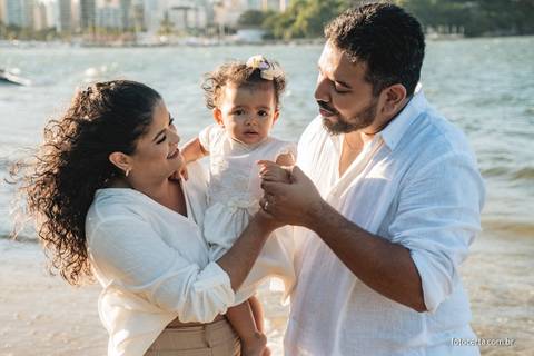 Fotografia de Ensaio Externo de Família na Ilha do Frade em Vitória - ES'