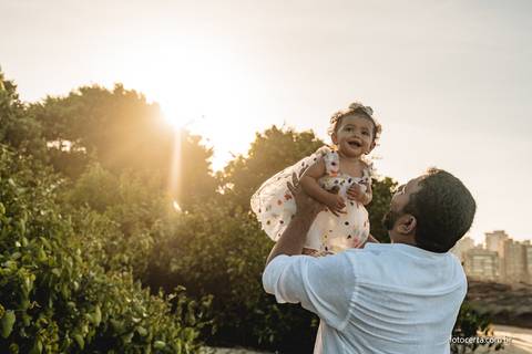 Fotografia de Ensaio Externo de Família na Ilha do Frade em Vitória - ES'
