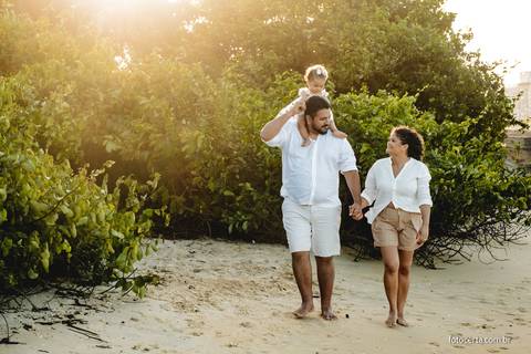 Fotografia de Ensaio Externo de Família na Ilha do Frade em Vitória - ES'
