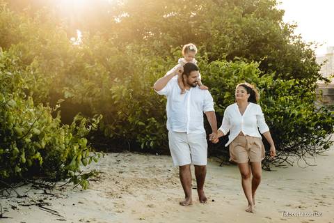 Fotografia de Ensaio Externo de Família na Ilha do Frade em Vitória - ES'