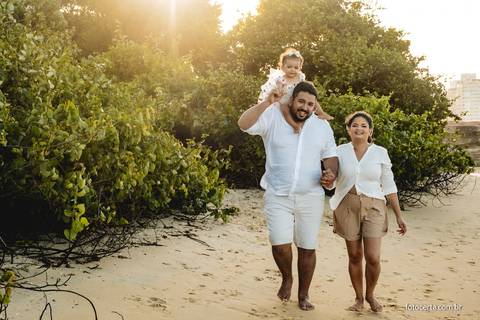 Fotografia de Ensaio Externo de Família na Ilha do Frade em Vitória - ES'