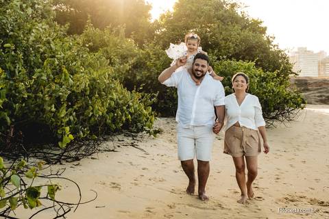 Fotografia de Ensaio Externo de Família na Ilha do Frade em Vitória - ES'