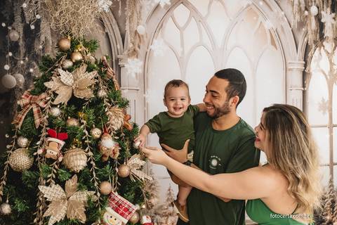 Fotografia de Ensaio de Natal em estúdio temático. Fotógrafo em Vitória, Vila Velha, Casamento, Ensaio Pré-Casamento, Ensaio Pós-Casamento, Ensaio de Casal, 15 Anos, Debutante, Família, Gestante, Maternidade, Aniversário, Social, Estúdio, Corporativo, Mar'