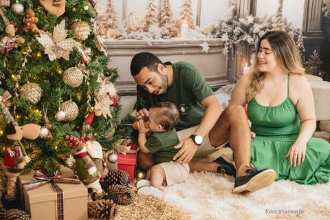 Fotografia de Ensaio de Natal em estúdio temático. Fotógrafo em Vitória, Vila Velha, Casamento, Ensaio Pré-Casamento, Ensaio Pós-Casamento, Ensaio de Casal, 15 Anos, Debutante, Família, Gestante, Maternidade, Aniversário, Social, Estúdio, Corporativo, Mar'