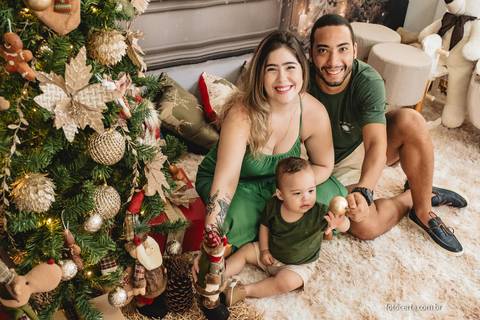 Fotografia de Ensaio de Natal em estúdio temático. Fotógrafo em Vitória, Vila Velha, Casamento, Ensaio Pré-Casamento, Ensaio Pós-Casamento, Ensaio de Casal, 15 Anos, Debutante, Família, Gestante, Maternidade, Aniversário, Social, Estúdio, Corporativo, Mar'