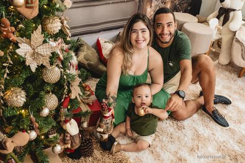 Fotografia de Ensaio de Natal em estúdio temático. Fotógrafo em Vitória, Vila Velha, Casamento, Ensaio Pré-Casamento, Ensaio Pós-Casamento, Ensaio de Casal, 15 Anos, Debutante, Família, Gestante, Maternidade, Aniversário, Social, Estúdio, Corporativo, Mar'