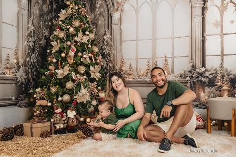Fotografia de Ensaio de Natal em estúdio temático. Fotógrafo em Vitória, Vila Velha, Casamento, Ensaio Pré-Casamento, Ensaio Pós-Casamento, Ensaio de Casal, 15 Anos, Debutante, Família, Gestante, Maternidade, Aniversário, Social, Estúdio, Corporativo, Mar'