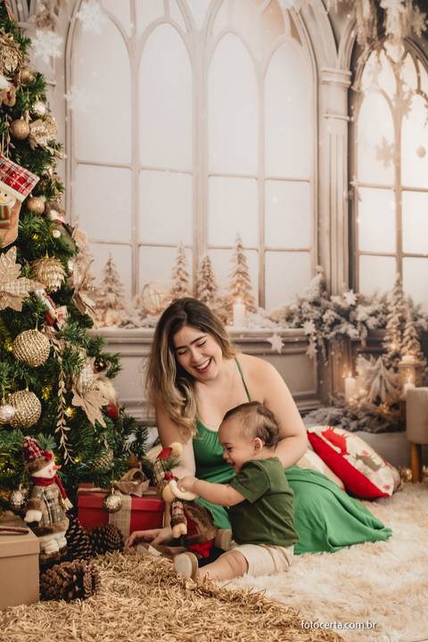 Fotografia de Ensaio de Natal em estúdio temático. Fotógrafo em Vitória, Vila Velha, Casamento, Ensaio Pré-Casamento, Ensaio Pós-Casamento, Ensaio de Casal, 15 Anos, Debutante, Família, Gestante, Maternidade, Aniversário, Social, Estúdio, Corporativo, Mar'