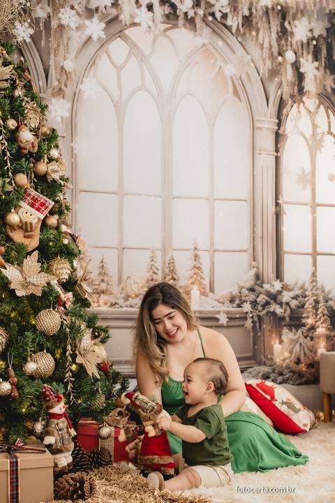 Fotografia de Ensaio de Natal em estúdio temático. Fotógrafo em Vitória, Vila Velha, Casamento, Ensaio Pré-Casamento, Ensaio Pós-Casamento, Ensaio de Casal, 15 Anos, Debutante, Família, Gestante, Maternidade, Aniversário, Social, Estúdio, Corporativo, Mar'
