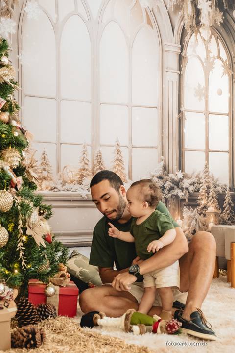 Fotografia de Ensaio de Natal em estúdio temático. Fotógrafo em Vitória, Vila Velha, Casamento, Ensaio Pré-Casamento, Ensaio Pós-Casamento, Ensaio de Casal, 15 Anos, Debutante, Família, Gestante, Maternidade, Aniversário, Social, Estúdio, Corporativo, Mar'