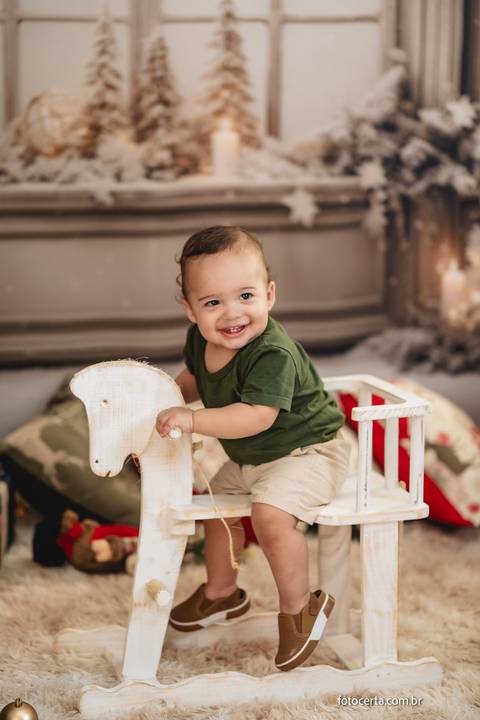 Fotografia de Ensaio de Natal em estúdio temático. Fotógrafo em Vitória, Vila Velha, Casamento, Ensaio Pré-Casamento, Ensaio Pós-Casamento, Ensaio de Casal, 15 Anos, Debutante, Família, Gestante, Maternidade, Aniversário, Social, Estúdio, Corporativo, Mar'