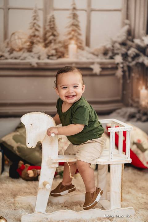 Fotografia de Ensaio de Natal em estúdio temático. Fotógrafo em Vitória, Vila Velha, Casamento, Ensaio Pré-Casamento, Ensaio Pós-Casamento, Ensaio de Casal, 15 Anos, Debutante, Família, Gestante, Maternidade, Aniversário, Social, Estúdio, Corporativo, Mar'