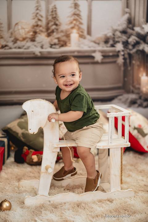 Fotografia de Ensaio de Natal em estúdio temático. Fotógrafo em Vitória, Vila Velha, Casamento, Ensaio Pré-Casamento, Ensaio Pós-Casamento, Ensaio de Casal, 15 Anos, Debutante, Família, Gestante, Maternidade, Aniversário, Social, Estúdio, Corporativo, Mar'
