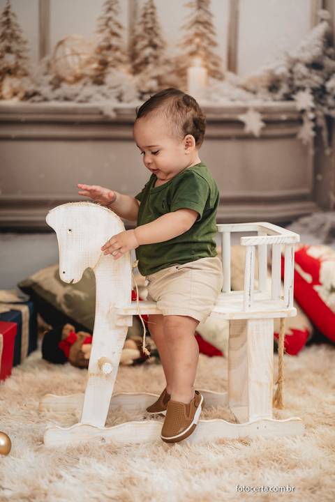 Fotografia de Ensaio de Natal em estúdio temático. Fotógrafo em Vitória, Vila Velha, Casamento, Ensaio Pré-Casamento, Ensaio Pós-Casamento, Ensaio de Casal, 15 Anos, Debutante, Família, Gestante, Maternidade, Aniversário, Social, Estúdio, Corporativo, Mar'