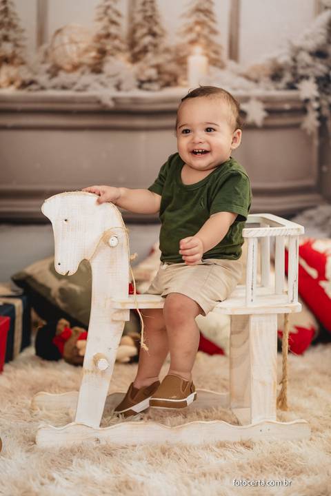 Fotografia de Ensaio de Natal em estúdio temático. Fotógrafo em Vitória, Vila Velha, Casamento, Ensaio Pré-Casamento, Ensaio Pós-Casamento, Ensaio de Casal, 15 Anos, Debutante, Família, Gestante, Maternidade, Aniversário, Social, Estúdio, Corporativo, Mar'