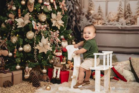 Fotografia de Ensaio de Natal em estúdio temático. Fotógrafo em Vitória, Vila Velha, Casamento, Ensaio Pré-Casamento, Ensaio Pós-Casamento, Ensaio de Casal, 15 Anos, Debutante, Família, Gestante, Maternidade, Aniversário, Social, Estúdio, Corporativo, Mar'