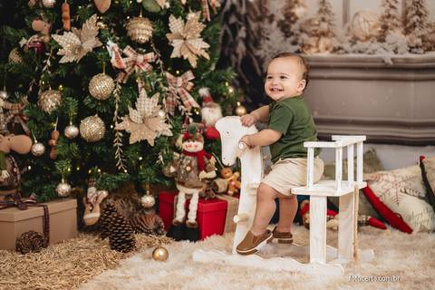 Fotografia de Ensaio de Natal em estúdio temático. Fotógrafo em Vitória, Vila Velha, Casamento, Ensaio Pré-Casamento, Ensaio Pós-Casamento, Ensaio de Casal, 15 Anos, Debutante, Família, Gestante, Maternidade, Aniversário, Social, Estúdio, Corporativo, Mar'