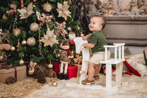 Fotografia de Ensaio de Natal em estúdio temático. Fotógrafo em Vitória, Vila Velha, Casamento, Ensaio Pré-Casamento, Ensaio Pós-Casamento, Ensaio de Casal, 15 Anos, Debutante, Família, Gestante, Maternidade, Aniversário, Social, Estúdio, Corporativo, Mar'